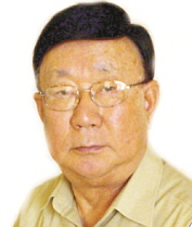 [와일드 와일드 웨스트 아리조나] SF만에 ‘황제의 깃발’이 휘날리다 -이범용(시인, 전 여성지 ‘여원’ 기자)