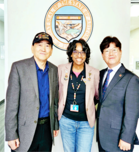 임애훈 한인회장과 정태선 이사, 아리조나 경제 안보부 다나 알몬드 재향가족국장 예방