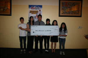 12.22 식품상협회, 회원자녀들에게 장학금 전달